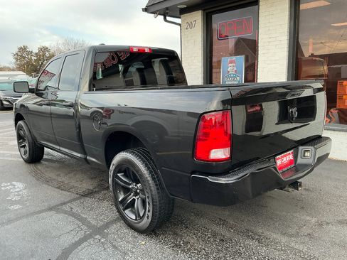 Used 2017 RAM 1500 Express w/ Black Ram 1500 Express Group image 5