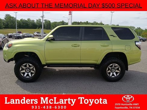Used 2023 Toyota 4Runner TRD Off-Road Premium w/ Moonroof Package AWD/4WD image 6