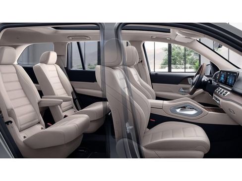 Used 2023 Mercedes-Benz GLS 450 4MATIC image 4