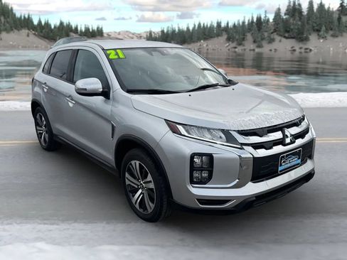 Used 2021 Mitsubishi Outlander Sport SE image 1