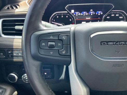 Used 2021 GMC Yukon Denali w/ Denali Premium Package RWD image 18