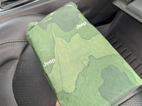 Used 2020 Jeep Cherokee Limited image 39