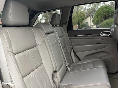 Used 2011 Jeep Grand Cherokee Laredo image 20