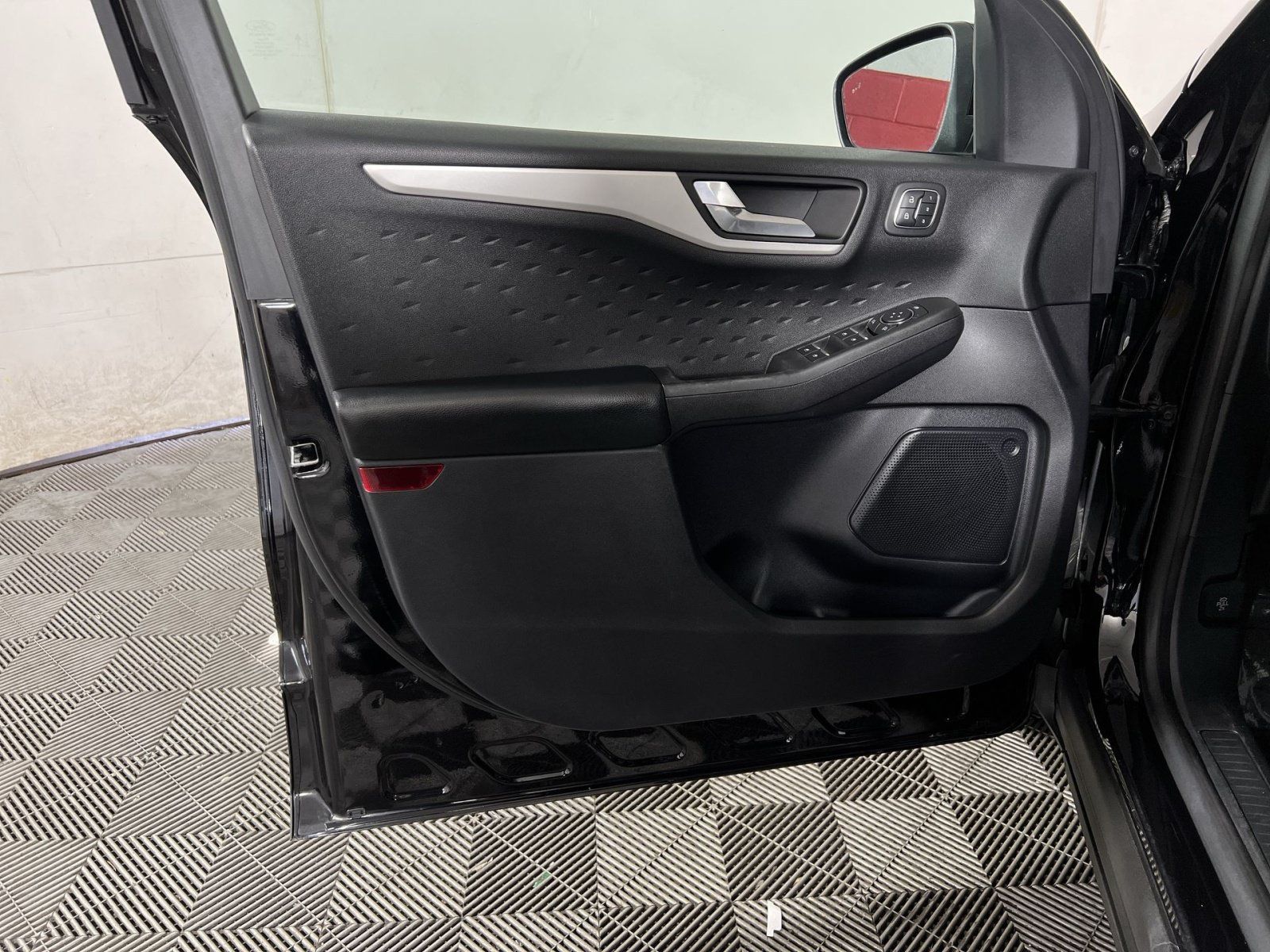 Used 2020 Ford Escape SEL AWD/4WD image 14
