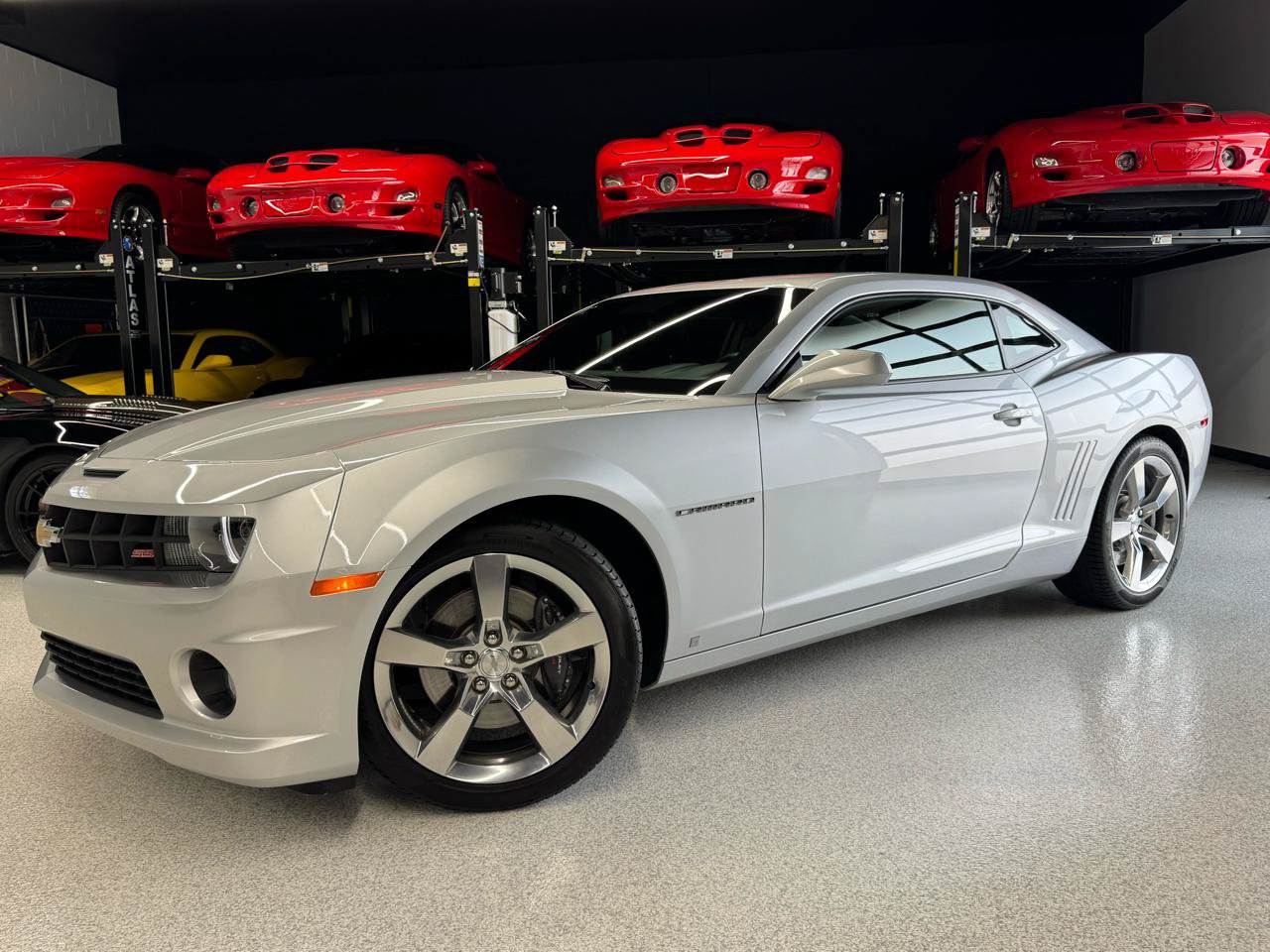 Used 2010 Chevrolet Camaro SS w/ RS Package RWD image 3