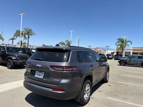 Used 2025 Jeep Grand Cherokee L Laredo AWD/4WD image 8