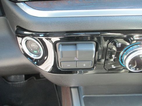 New 2026 GMC Sierra 1500 SLT w/ SLT Premium Package image 16