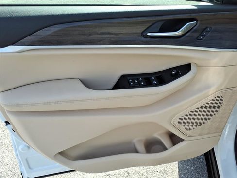 New 2025 Jeep Grand Cherokee L Limited w/ Luxury Tech Group II image 8