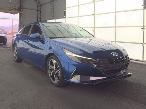 Used 2023 Hyundai Elantra Limited FWD image 2