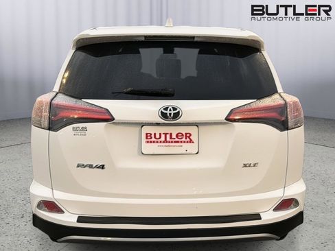 Used 2018 Toyota RAV4 XLE FWD image 5