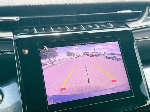 Used 2022 Jeep Grand Cherokee L Laredo image 16