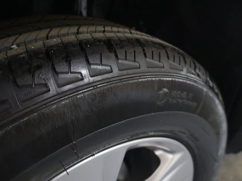 Used 2020 Toyota RAV4 XLE w/ Convenience Package image 31