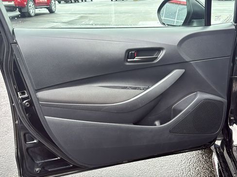 Certified 2025 Toyota Corolla LE image 10