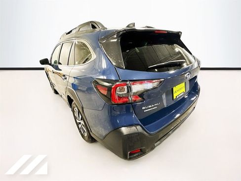 Used 2025 Subaru Outback Premium AWD/4WD image 7