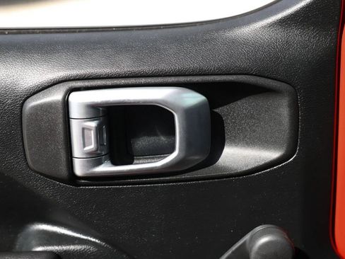 Used 2020 Jeep Wrangler Sport AWD/4WD image 14