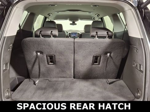 Used 2023 GMC Acadia SLE w/ Driver Convenience Package image 27