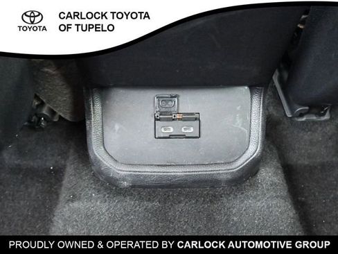 Used 2024 Toyota Highlander LE image 24