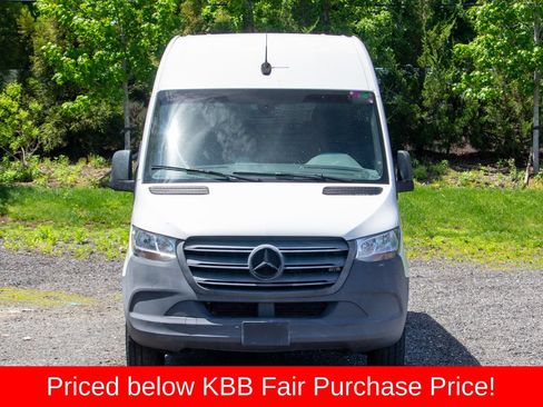 Used 2021 Mercedes-Benz Sprinter 2500 image 2