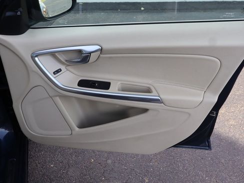 Used 2015 Volvo V60 T5 Premier image 22