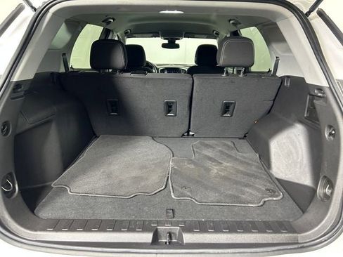 Used 2024 GMC Terrain SLE w/ Driver Convenience Package FWD image 26