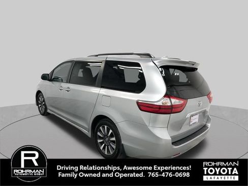 Used 2019 Toyota Sienna Limited Premium AWD/4WD image 4