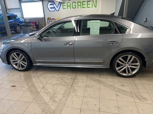 Used 2017 Volkswagen Passat 1.8T R-Line image 4