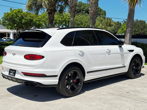 Used 2022 Bentley Bentayga AWD/4WD image 8