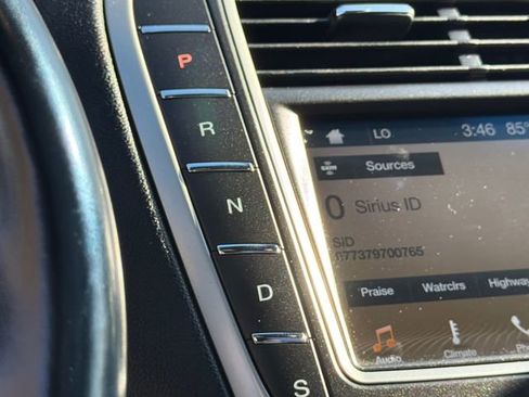 Used 2017 Lincoln MKX Reserve w/ Lincoln MKX Climate Package image 30