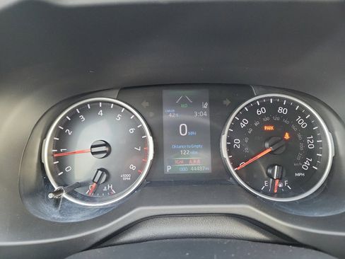 Used 2022 Toyota RAV4 XLE image 23