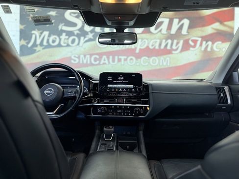 Used 2022 Nissan Pathfinder Platinum w/ Cargo Package image 26