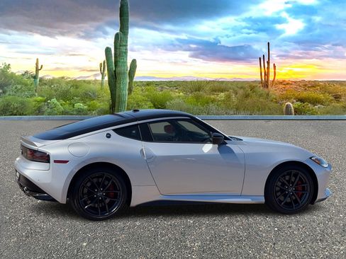 Certified 2024 Nissan Z Performance w/ Floor Mat Package image 5