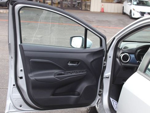 Used 2025 Nissan Versa SV FWD image 17