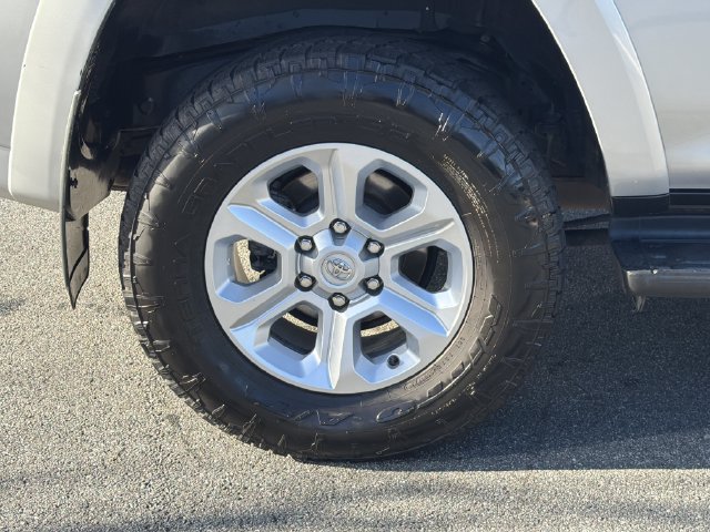 Used 2022 Toyota 4Runner SR5 Premium AWD/4WD image 19