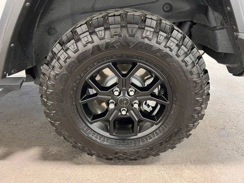 Used 2024 Jeep Wrangler Willys image 28