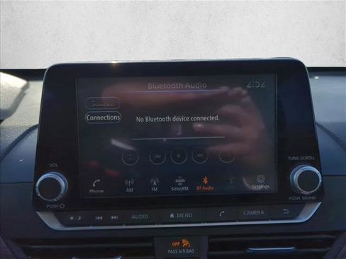 Used 2024 Nissan Altima 2.5 SV image 9