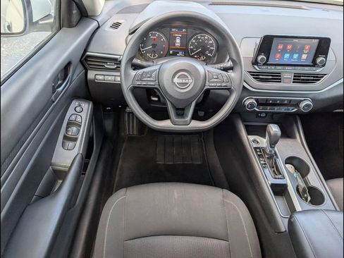 Used 2023 Nissan Altima 2.5 S image 11