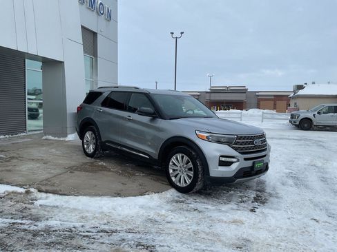 Used 2024 Ford Explorer King Ranch w/ Technology Package image 7