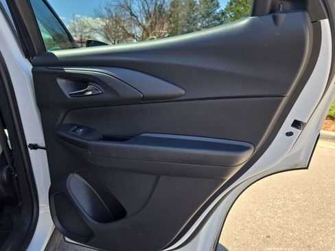 Used 2021 Chevrolet TrailBlazer LT w/ Convenience Package image 19