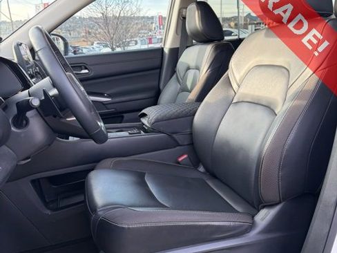 Used 2023 Nissan Pathfinder SL image 17