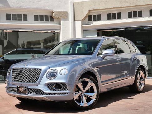 Used 2019 Bentley Bentayga AWD/4WD image 11