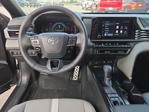 Certified 2025 Toyota Camry SE w/ Convenience Package FWD image 14