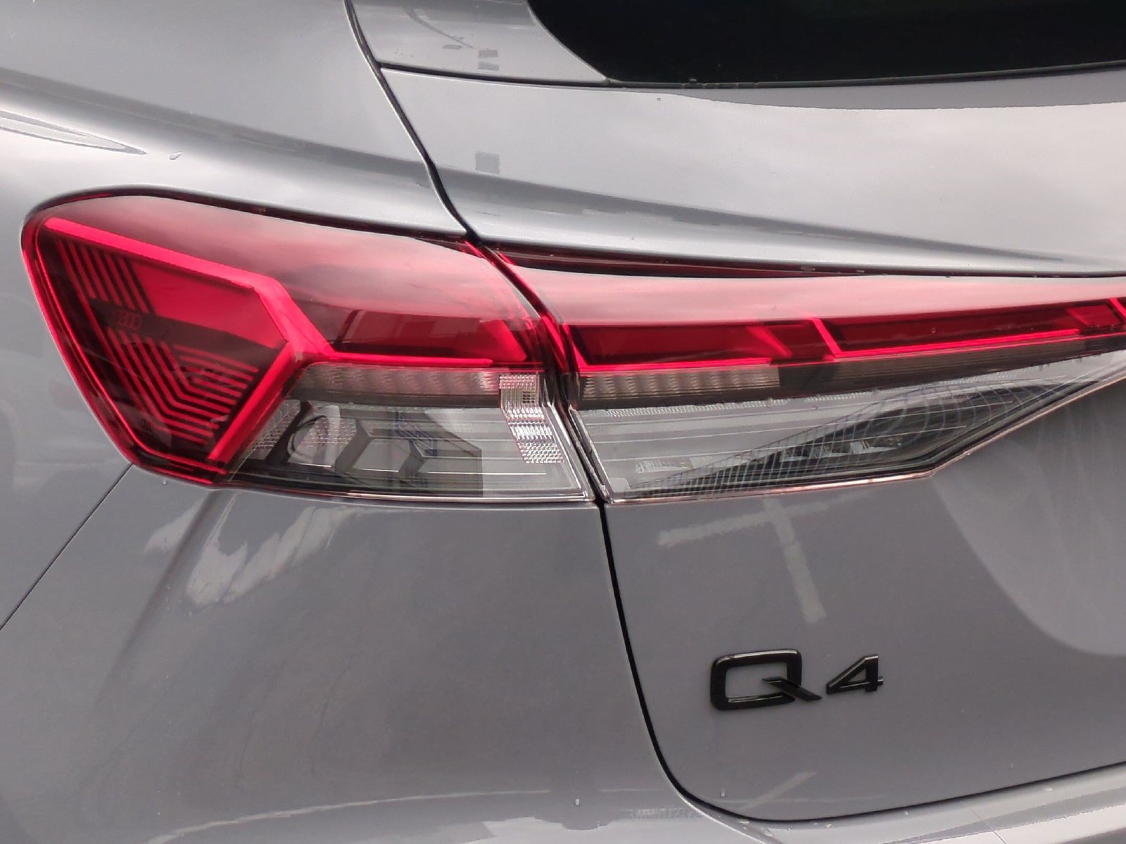 Used 2023 Audi Q4 e-tron Premium Plus w/ Premium Plus AWD/4WD image 18