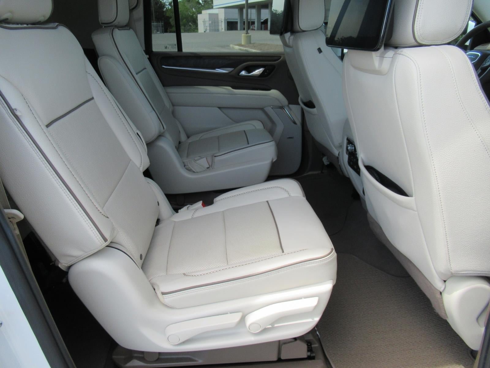 Used 2024 GMC Yukon XL Denali RWD image 34