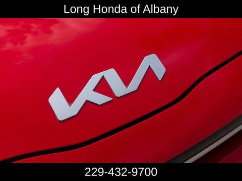 Used 2022 Kia Soul LX w/ Technology Package FWD image 4