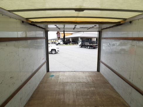Used 2022 GMC Savana 3500 Extended w/ Power Convenience Package RWD image 37