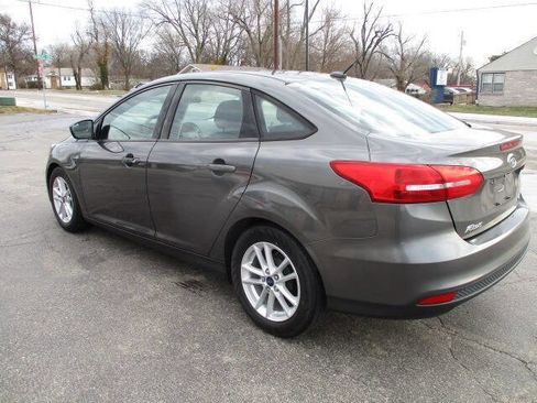 Used 2018 Ford Focus SE image 4