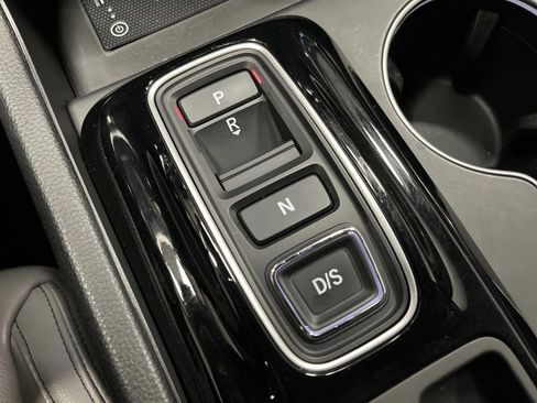 Used 2024 Honda Pilot Touring image 23