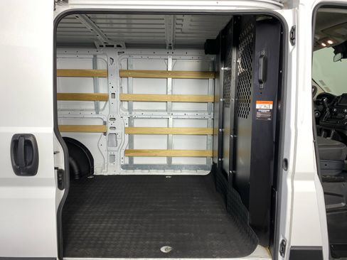 Used 2025 RAM ProMaster 2500 w/ U-Haul Equipment Group FWD image 17