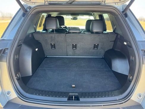 Used 2025 Chevrolet Equinox LT w/ Convenience Package II image 7