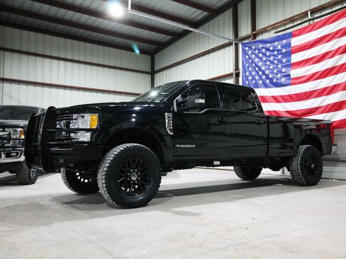 Used 2017 Ford F350 Lariat w/ Lariat Value Package AWD/4WD image 1